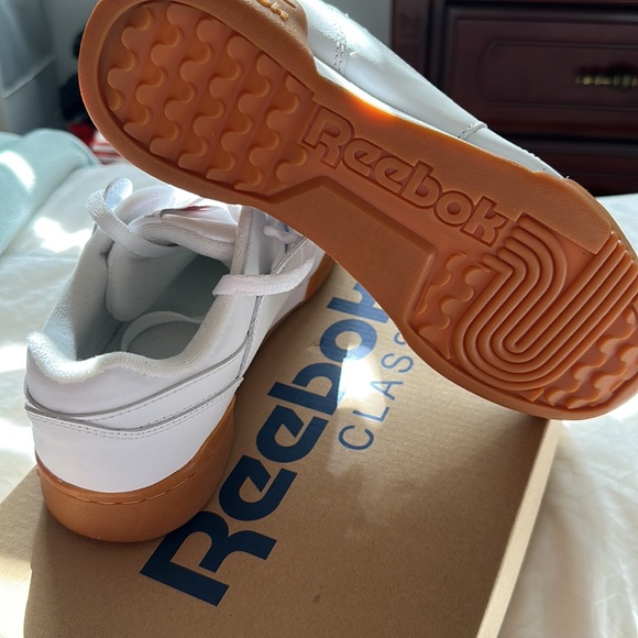 REEBOK CLASSICS - Picture 6 of 7